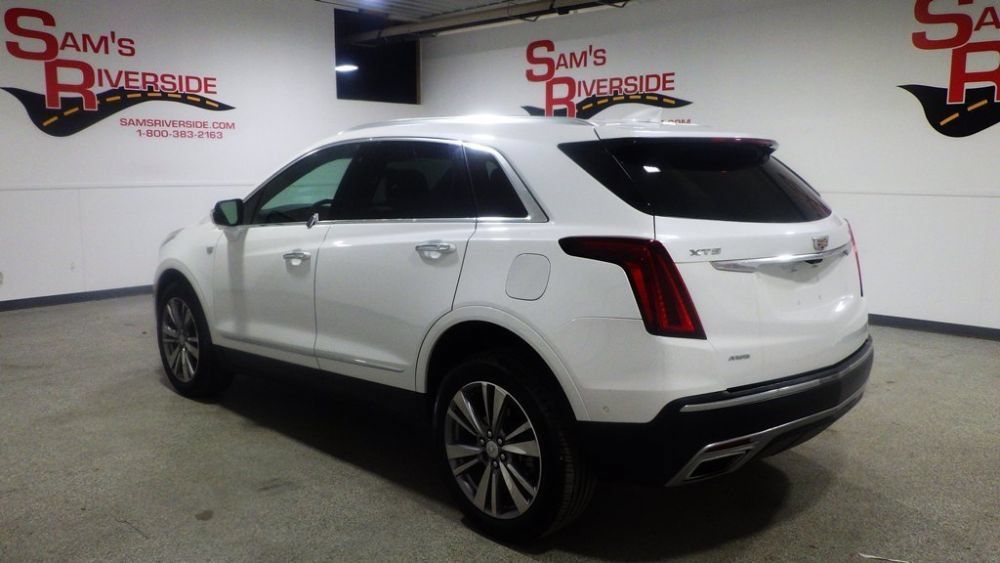 Used 2024 Cadillac XT5 Premium Luxury w/ Technology Package AWD/4WD image 2