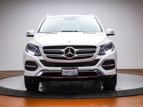 Used 2017 Mercedes-Benz GLE 350 4MATIC image 2