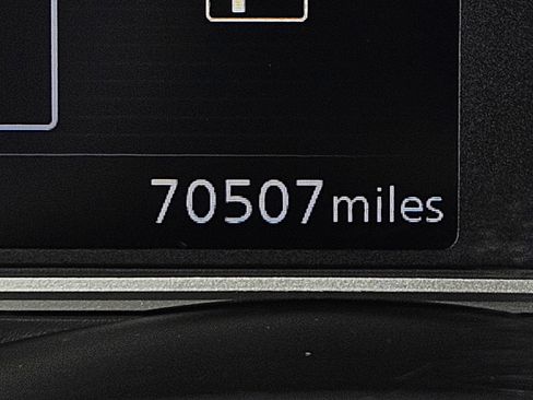 Used 2018 Nissan Kicks SV FWD image 27