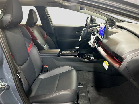 New 2026 Toyota Prius Plug-In Hybrid image 25