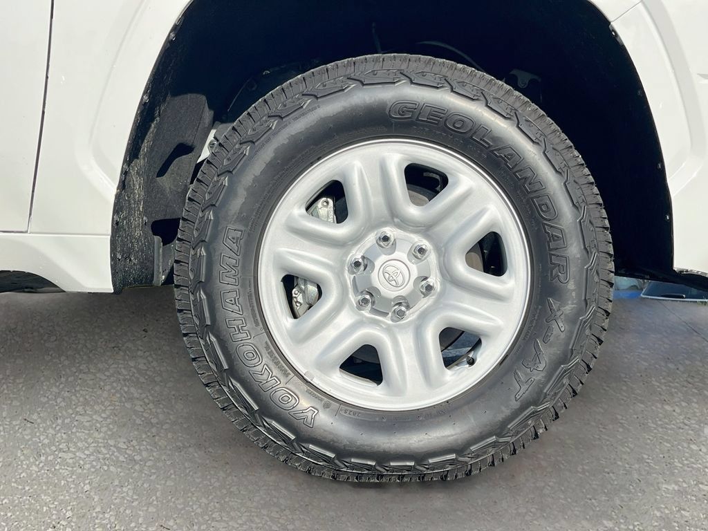 Used 2026 Toyota Tundra SR AWD/4WD image 27
