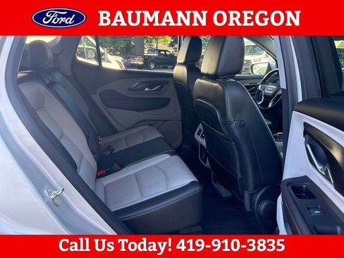 Used 2022 GMC Terrain SLT w/ LPO, Floor Liner Package FWD image 10