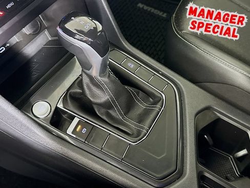 Used 2023 Volkswagen Tiguan SE FWD image 18