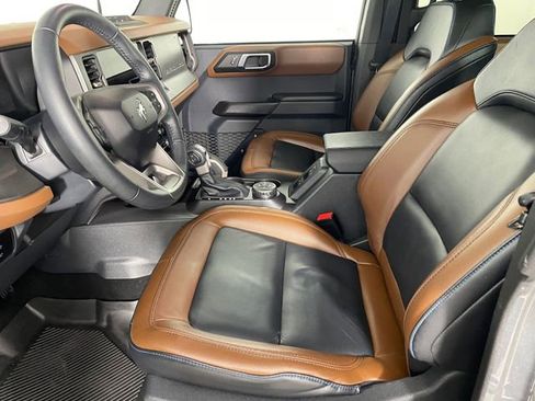 Certified 2024 Ford Bronco Outer Banks w/ Sasquatch Package AWD/4WD image 2