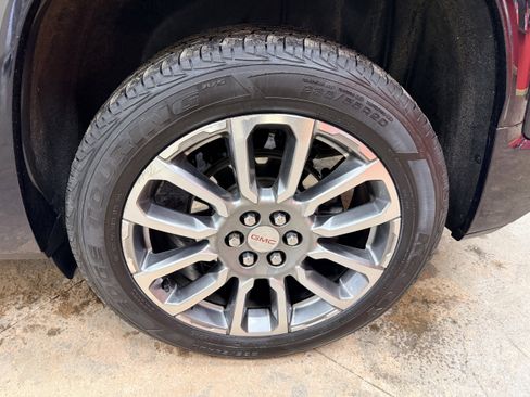 Used 2021 GMC Acadia Denali w/ Denali Ultimate Package image 7