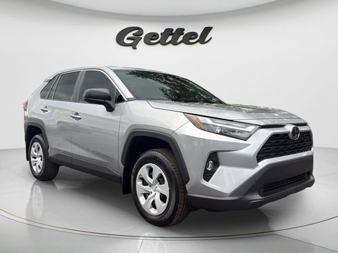Used 2025 Toyota RAV4 LE FWD image 5