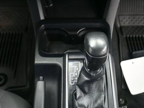 Used 2018 Toyota Tacoma TRD Sport w/ Technology Package image 23