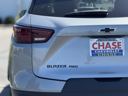 New 2025 Chevrolet Blazer LT w/ Midnight/Sport Edition image 6