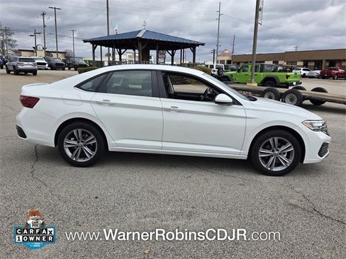 Used 2022 Volkswagen Jetta SE image 12