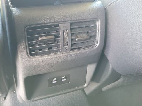 Used 2025 Nissan Rogue SV AWD/4WD image 19