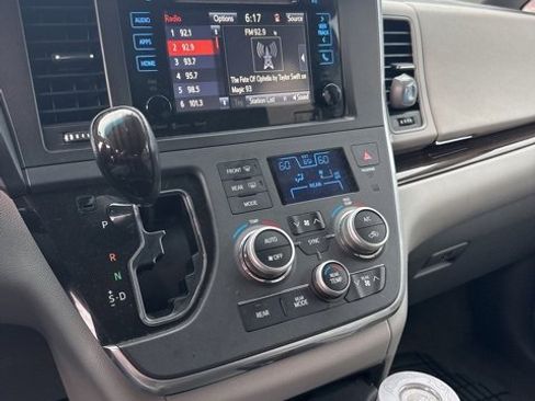 Used 2017 Toyota Sienna XLE w/ XLE Navigation Package image 26