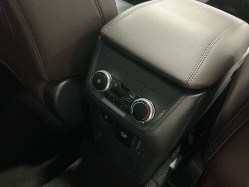 Used 2025 Ford Explorer Platinum w/ Ultimate Package image 27