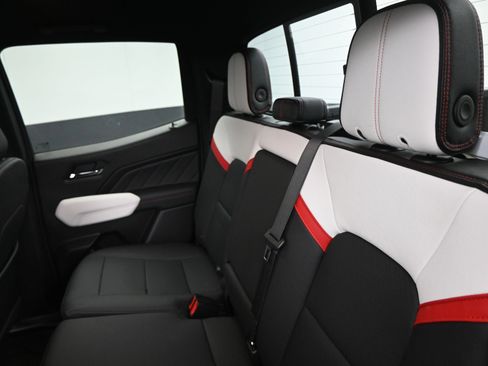 Used 2024 GMC Canyon AT4X image 17