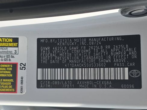 Used 2025 Toyota Camry XLE FWD image 38