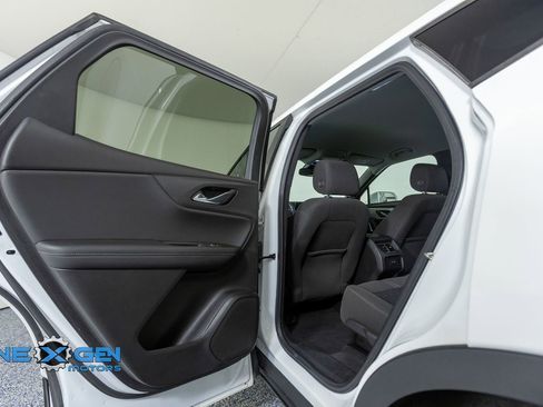 Used 2019 Chevrolet Blazer LT FWD image 23