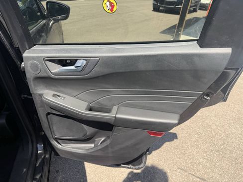 Used 2022 Ford Escape SEL w/ Technology Package AWD/4WD image 18