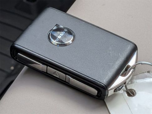 New 2026 Volvo XC90 B6 Plus w/ Protection Package Premier image 40