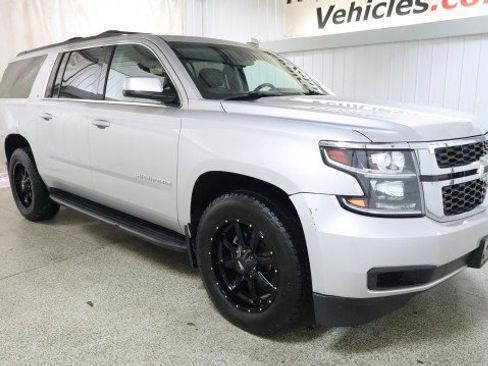 Used 2019 Chevrolet Suburban LT w/ Max Trailering Package image 5