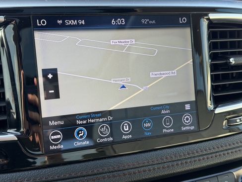 Used 2019 Chrysler Pacifica Limited w/ Advanced Safetytec Group FWD image 21