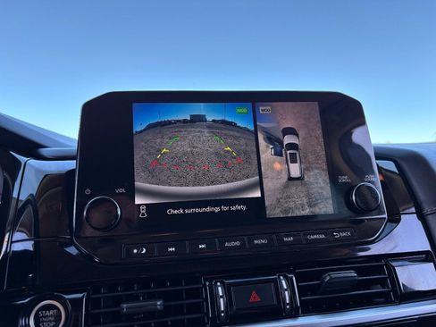 Certified 2023 Nissan Pathfinder SL FWD image 25