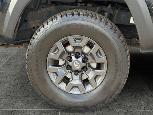 Used 2021 Toyota Tacoma SR5 w/ Trail Edition AWD/4WD image 11