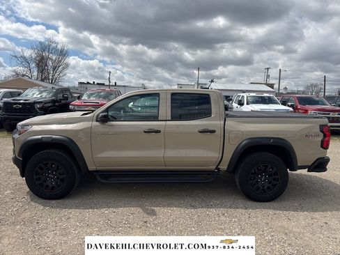 Used 2024 Chevrolet Colorado Trail Boss w/ Technology Package image 2