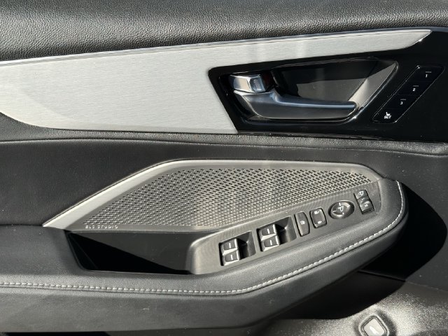 Used 2024 Acura MDX w/ Technology Package FWD image 23