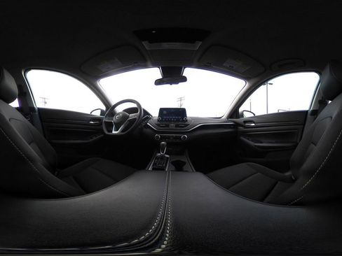 Used 2025 Nissan Altima 2.5 SV image 41