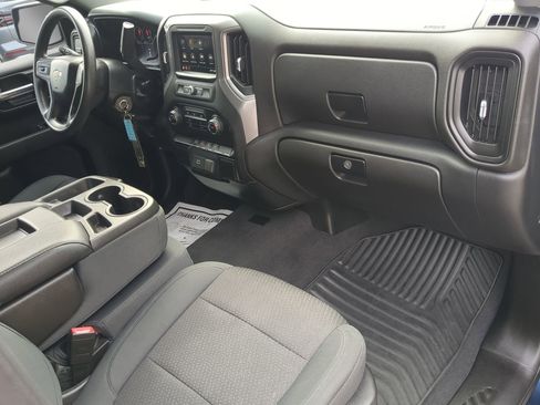 Used 2019 Chevrolet Silverado 1500 Custom w/ Custom Convenience Package image 41