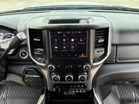 Used 2022 RAM 2500 Big Horn w/ Night Edition AWD/4WD image 17