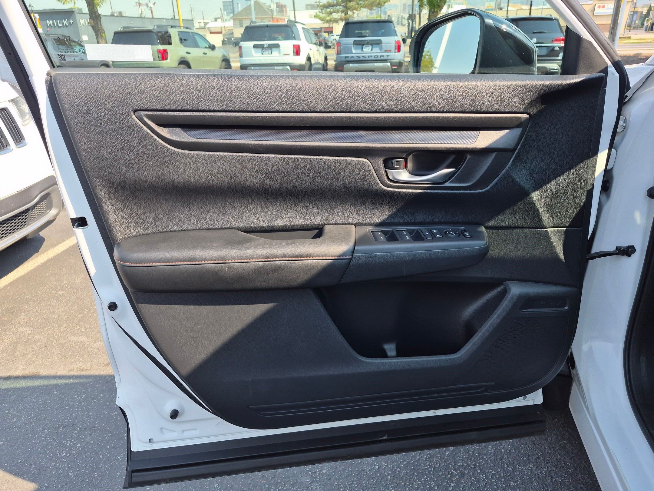 Used 2025 Honda CR-V Sport image 14