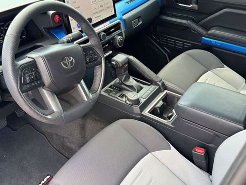 Used 2026 Toyota Tacoma TRD Off-Road w/ TRD Off Road Upgrade Package AWD/4WD image 4