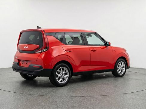 Used 2025 Kia Soul LX w/ LX Technology Package image 9