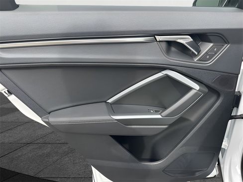 New 2025 Audi Q3 2.0T Premium image 19