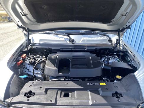 Used 2020 Land Rover Defender 110 First Edition image 6