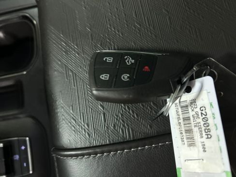 Used 2023 GMC Sierra 1500 AT4X image 22