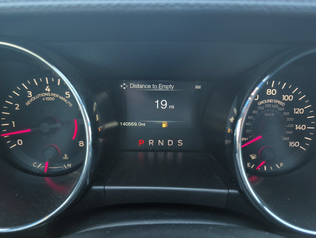 Used 2017 Ford Mustang Coupe RWD image 12