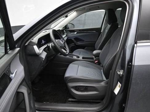 New 2026 Volkswagen Tiguan SE AWD/4WD image 9