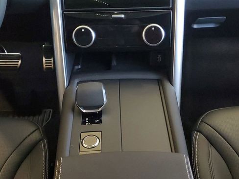 New 2026 Land Rover Discovery Limited Edition AWD/4WD image 28