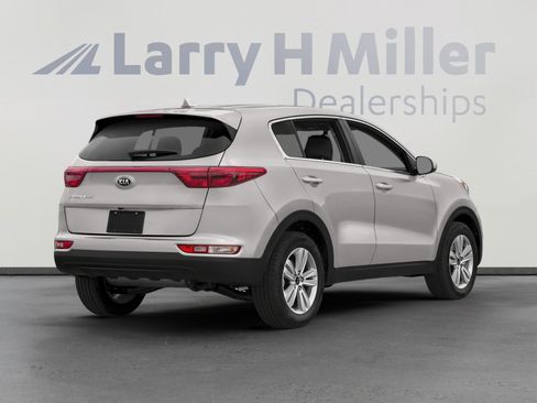 Used 2018 Kia Sportage LX image 2
