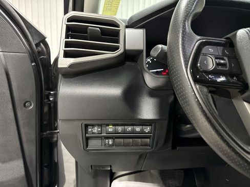 Used 2023 Toyota Tundra SR5 w/ SR5 Convenience Package AWD/4WD image 18