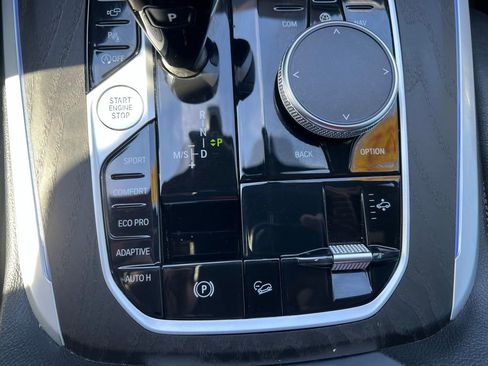 Used 2022 BMW X7 M50i image 40