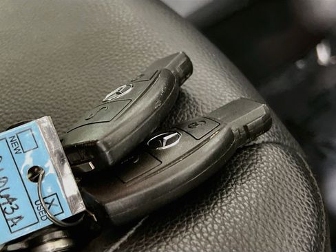 Used 2018 Mercedes-Benz Metris Passenger image 34