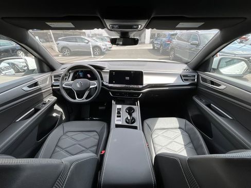 New 2025 Volkswagen Atlas Cross Sport SE image 17