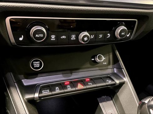 Used 2023 Audi Q3 2.0T Premium image 25