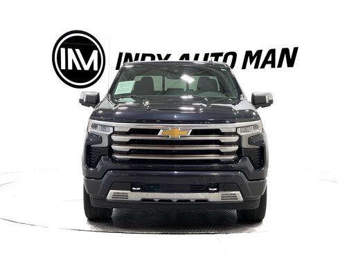Used 2022 Chevrolet Silverado 1500 High Country w/ High Country Premium Package AWD/4WD image 9