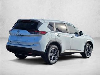 Used 2024 Nissan Rogue SV w/ SV Premium Package video 4