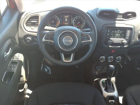 Used 2016 Jeep Renegade Latitude AWD/4WD image 3