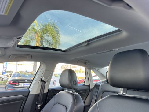 Used 2024 Volkswagen Jetta SE w/ Panoramic Sunroof Package image 32