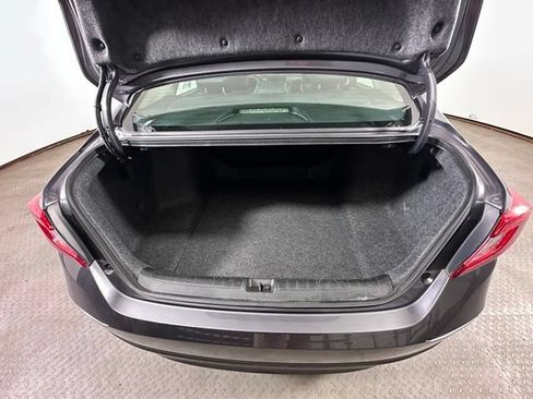 Used 2019 Honda Accord EX image 13